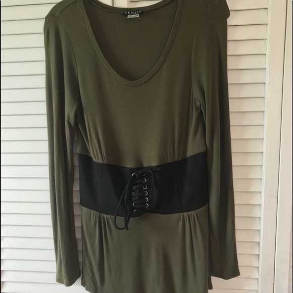 3/$25 Venus Size Medium Fabric Belt Top - Picture 6 of 6
